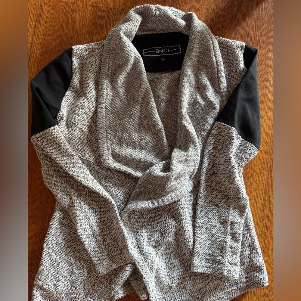 Women's Gray and Black Sweater